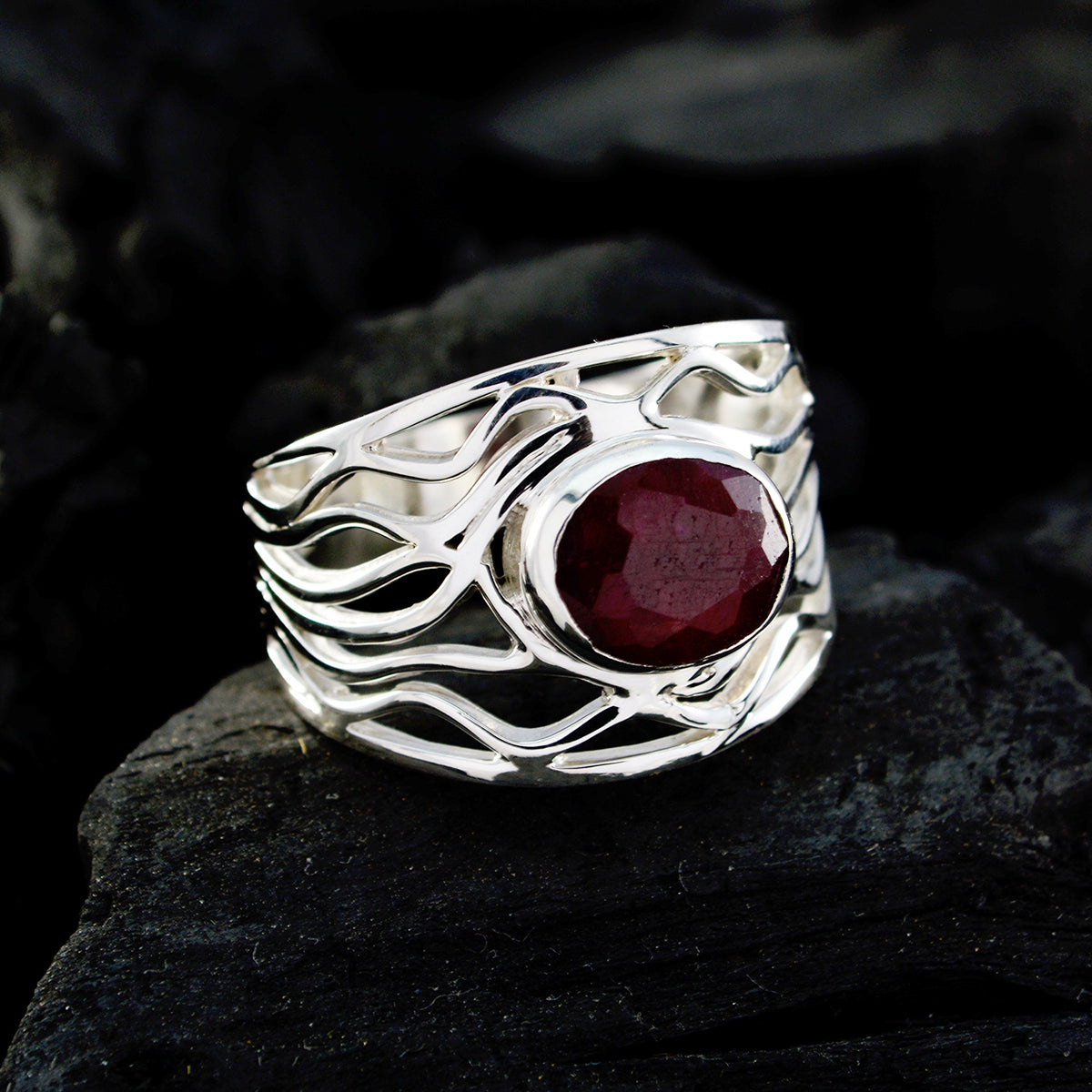 Greta Rope-Wire Red Solitaire Ring