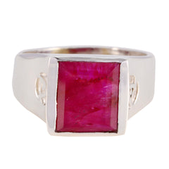 Hanna Signet Red Solitaire Ring