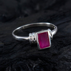 Araya Graceful Red Solitaire Ring