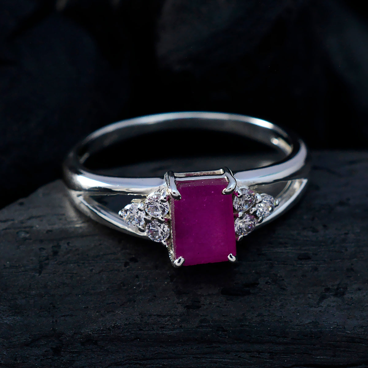 Mei Romantic Red Halo Ring