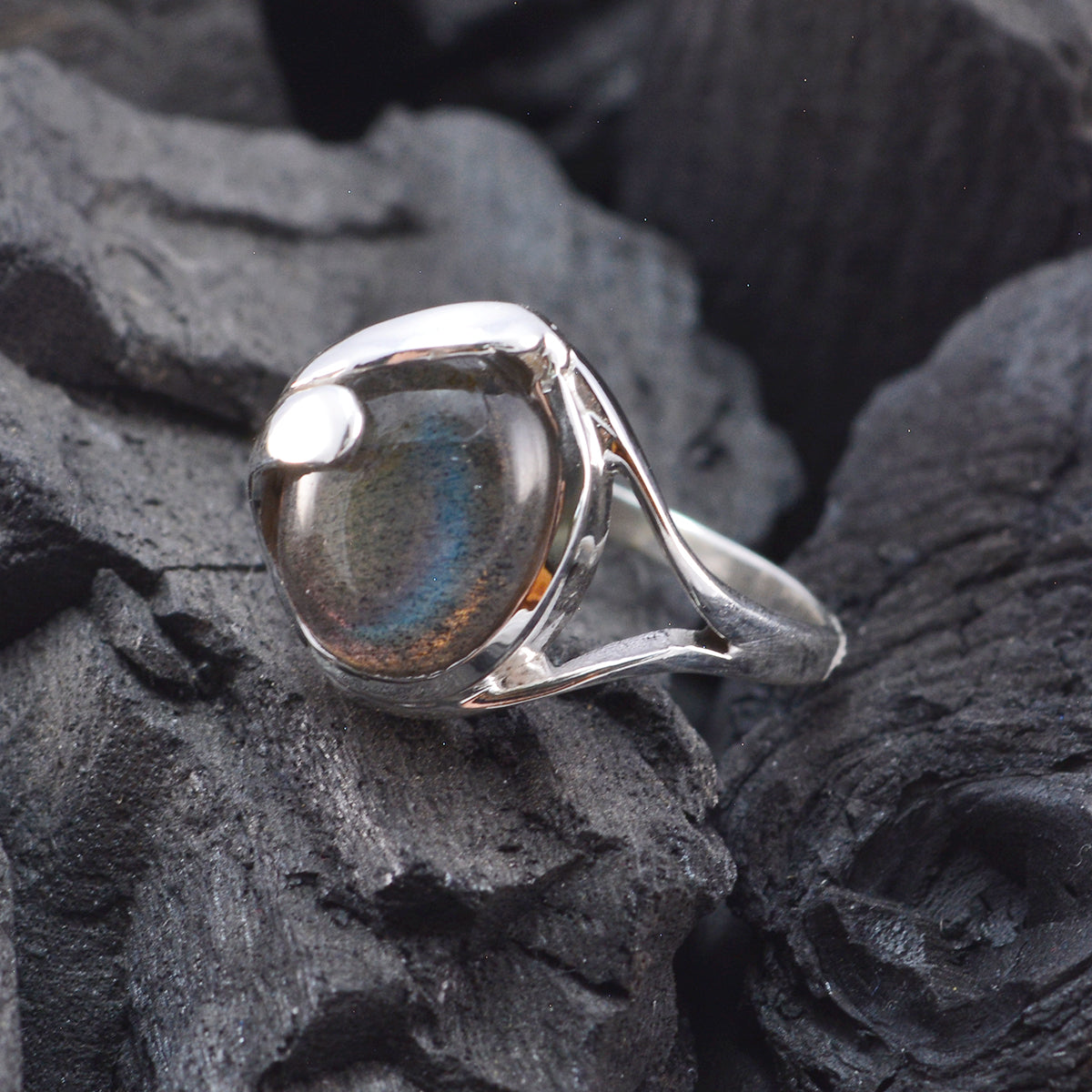 Amanda Traditional Grey Solitaire Ring