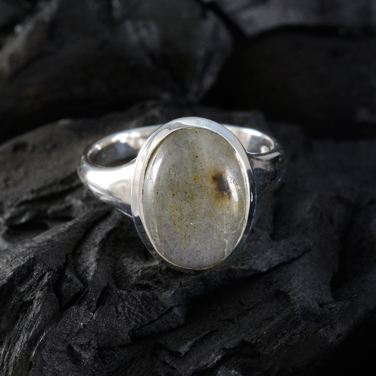 Layla Traditional Grey Solitaire Ring