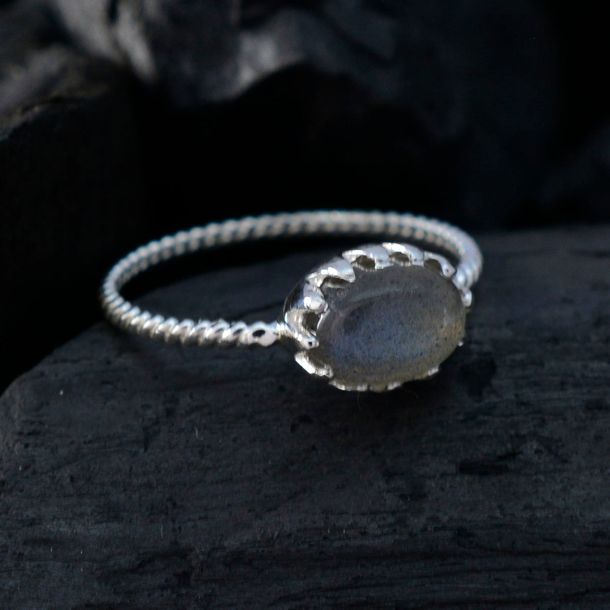 Hana Twist Grey Solitaire Ring
