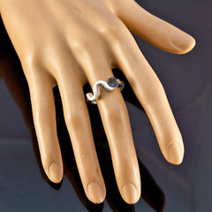 Seo-yeon Romantic Grey Solitaire Ring