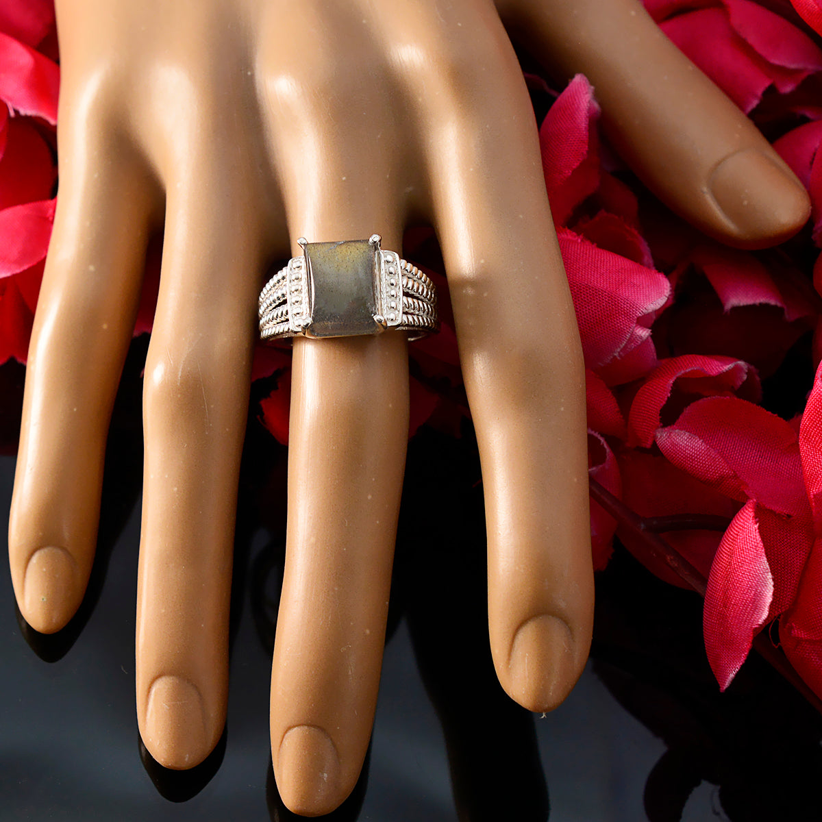 Alejandra Modern Grey Solitaire Ring