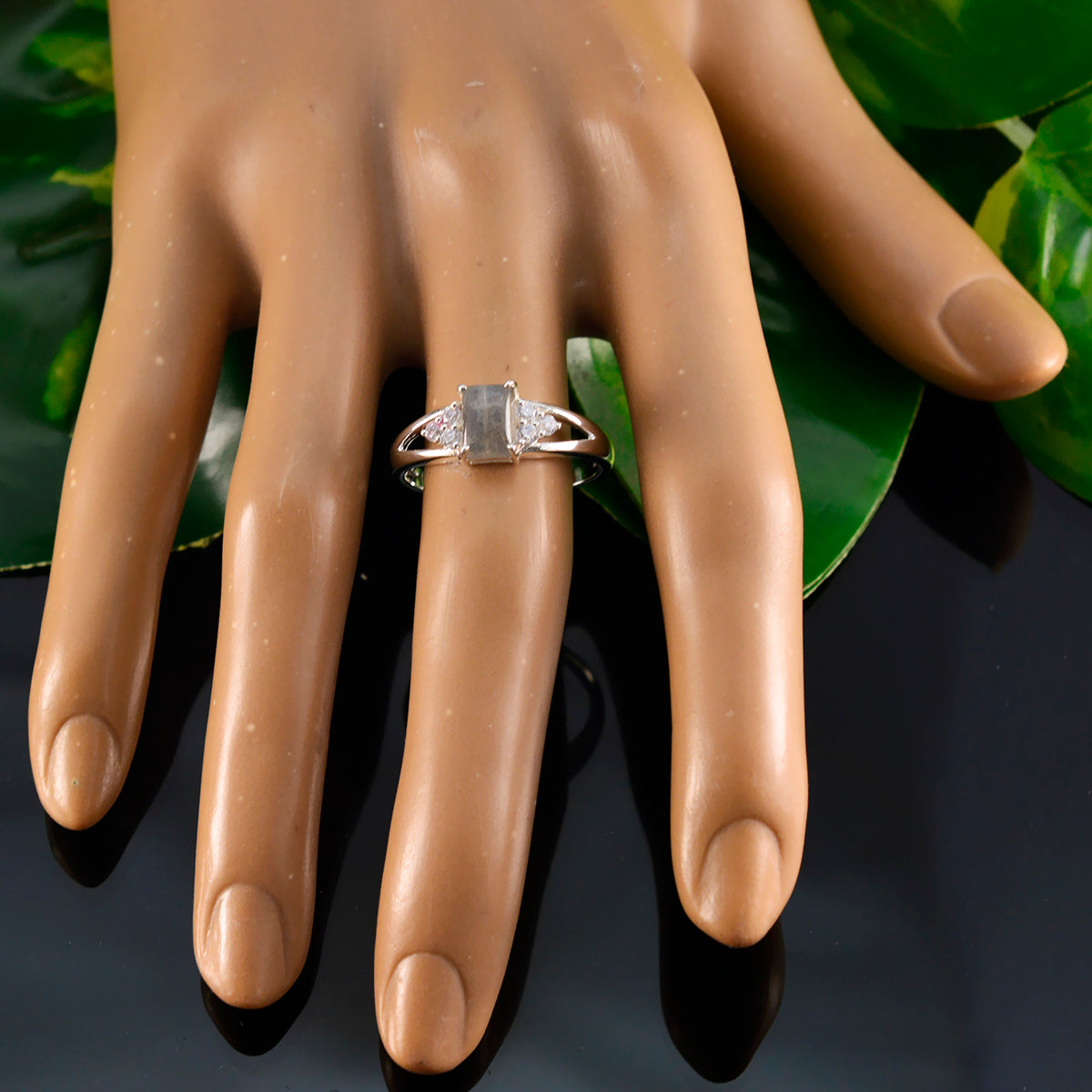 Ji-eun Boho Grey Halo Ring