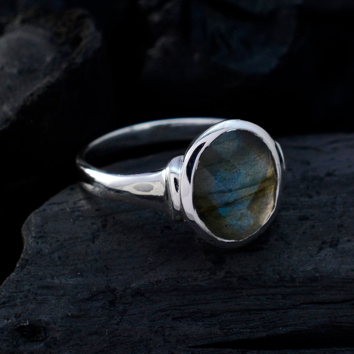 Meera Abstract Grey Solitaire Ring
