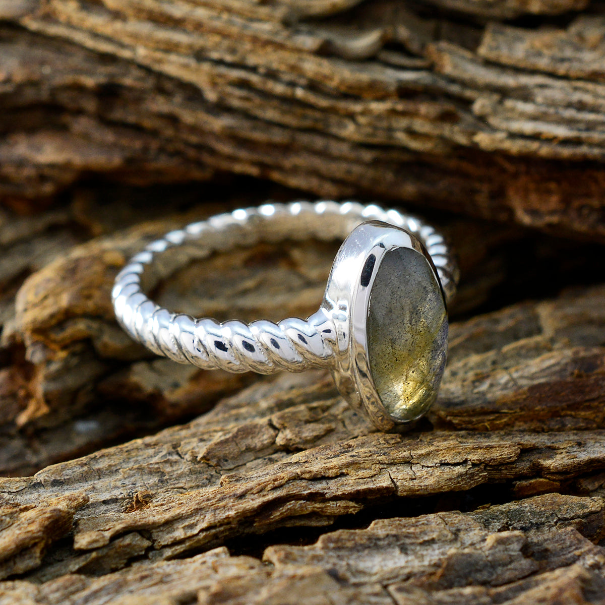 Alina Twist Grey Solitaire Ring
