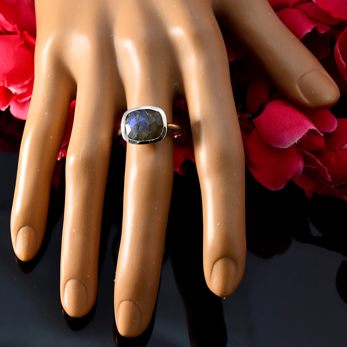 Saanvi Love Grey Solitaire Ring