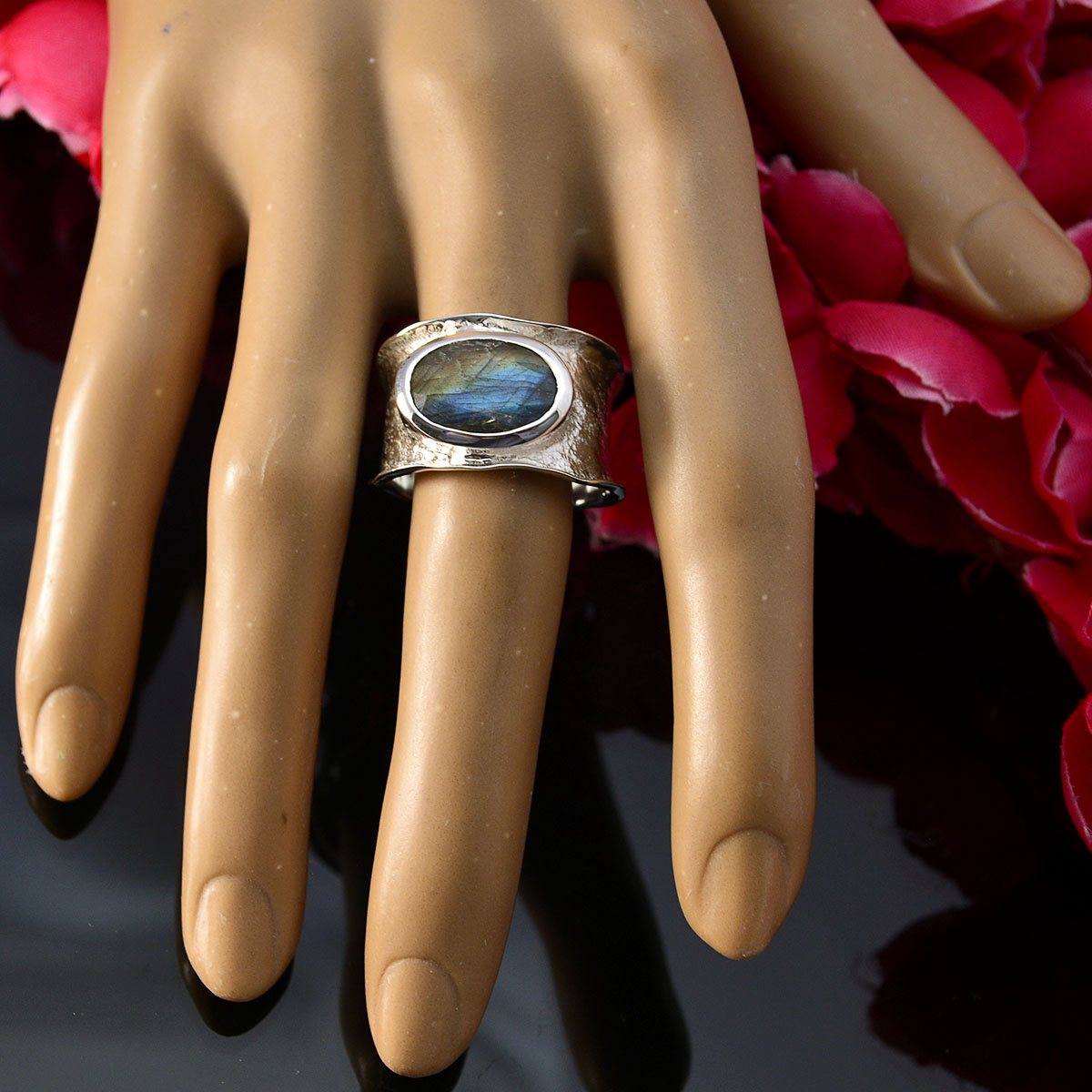 Ava Oversized Grey Solitaire Band
