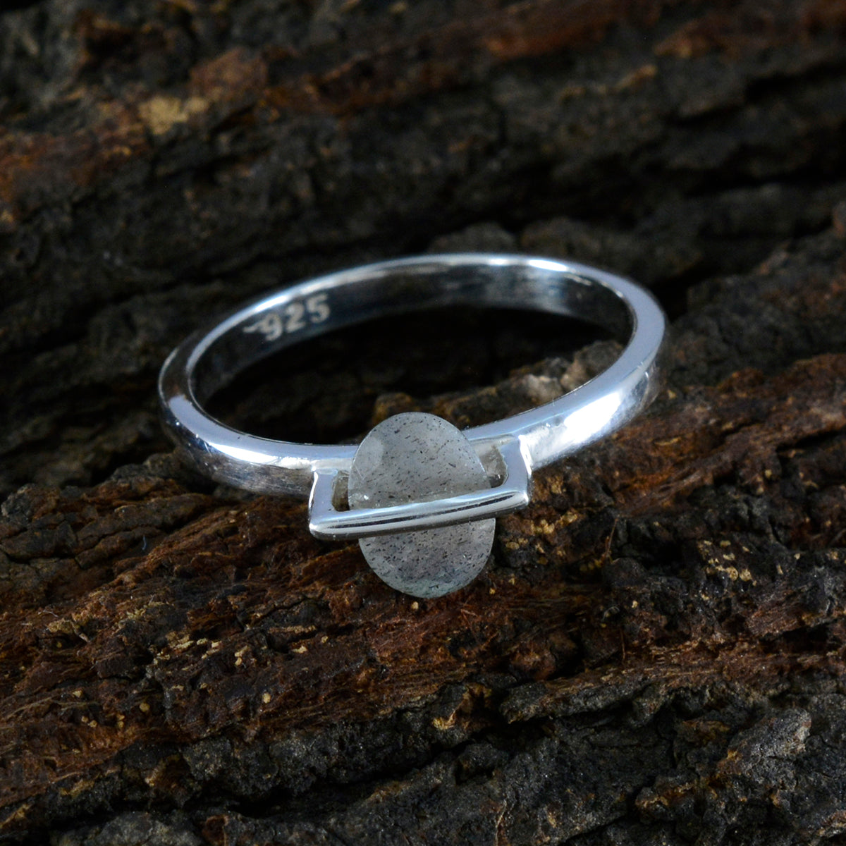 Hina Fairytale Grey Solitaire Ring