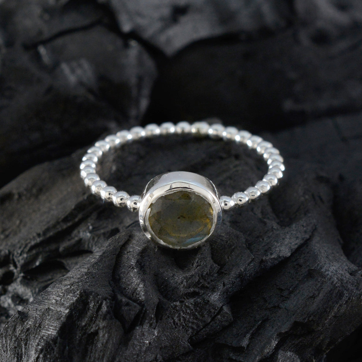 Soo-jin Twist Grey Solitaire Ring