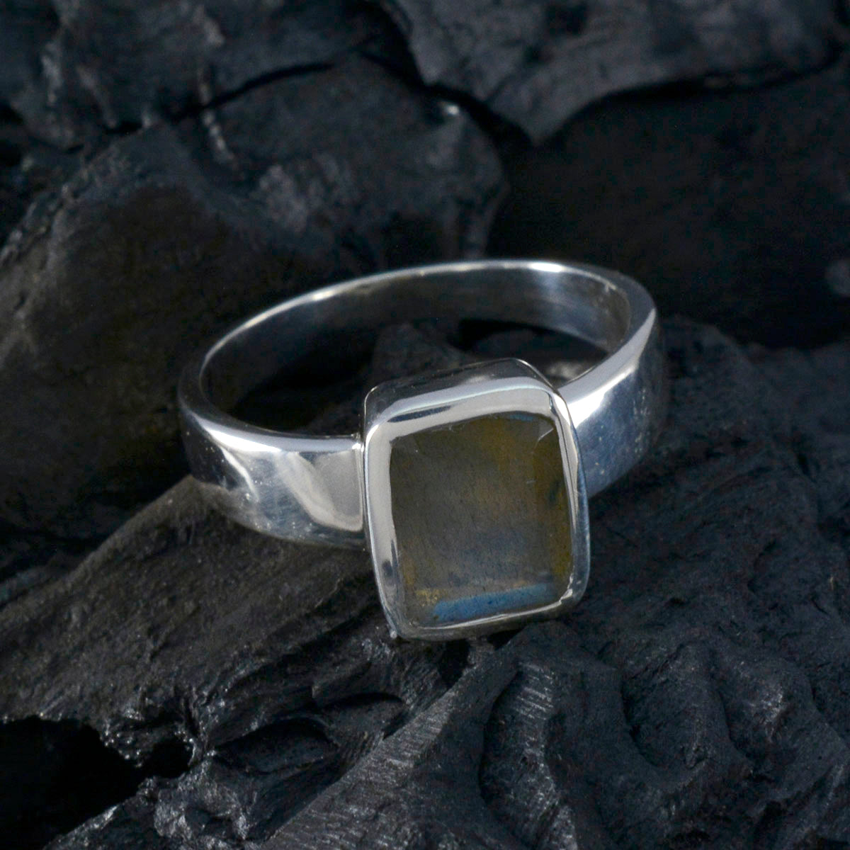 Joaquina Fairytale Grey Solitaire Ring