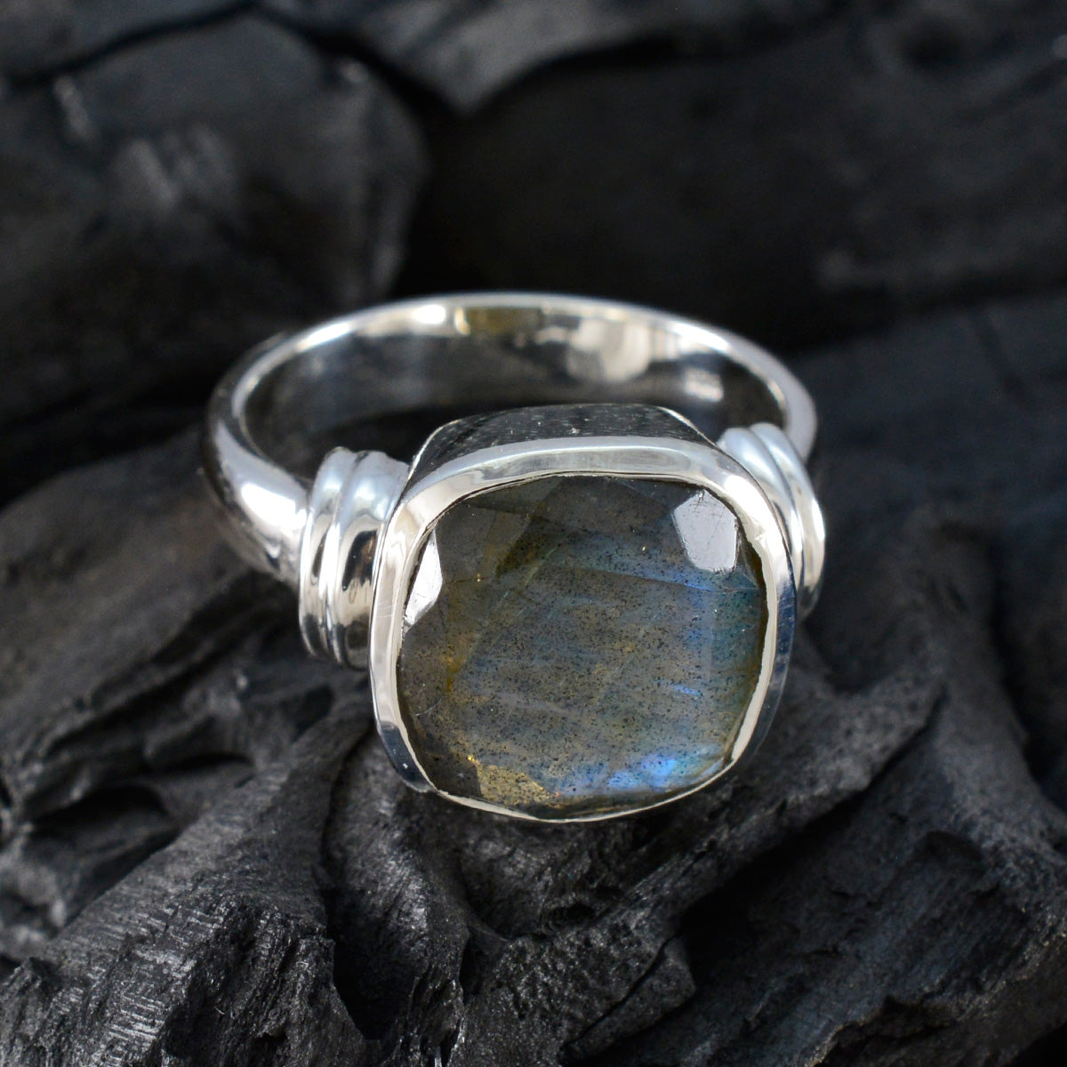 Aaliyah Modern Grey Solitaire Ring