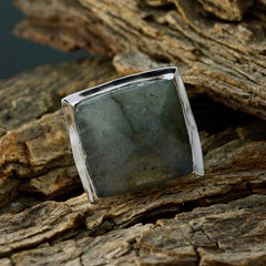 Mariana Traditional Grey Solitaire Ring