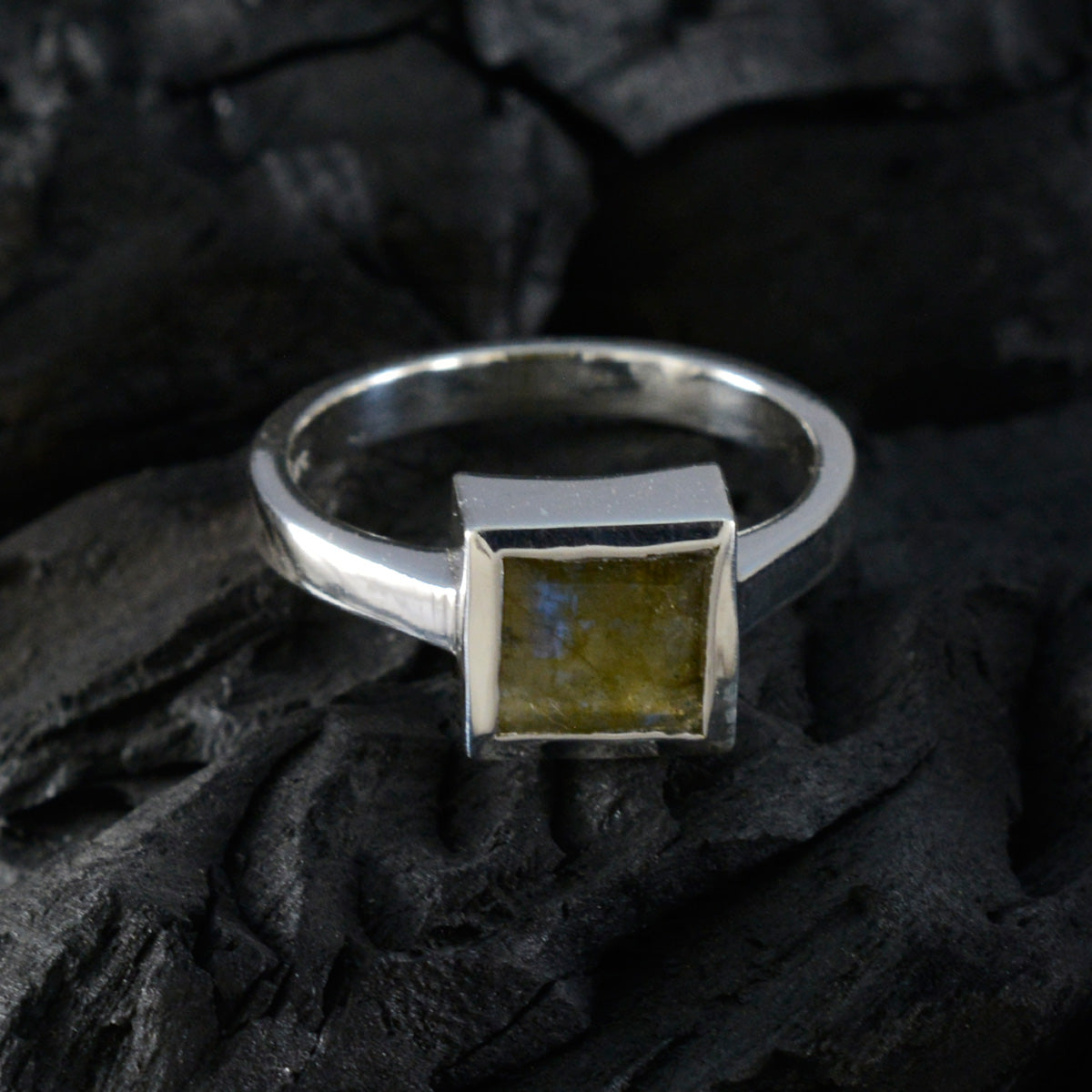 Andrea Graceful Grey Solitaire Ring