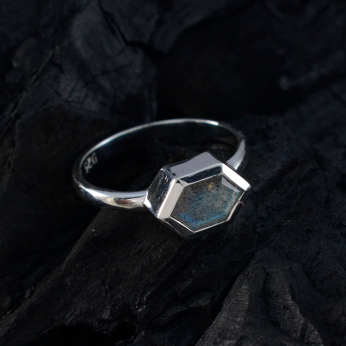 Jiwoo Graceful Grey Solitaire Ring