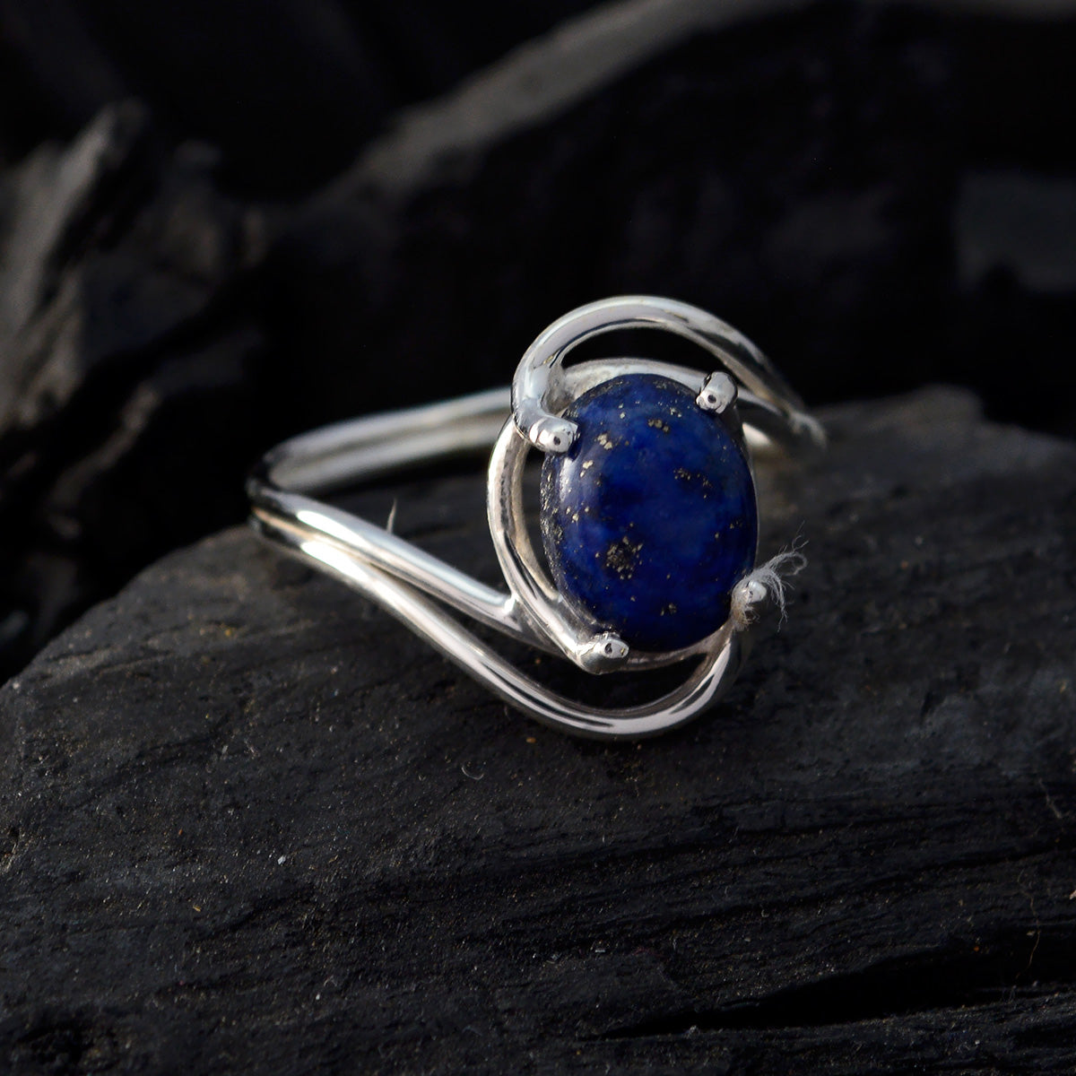 Siti Romantic Blue Solitaire Ring