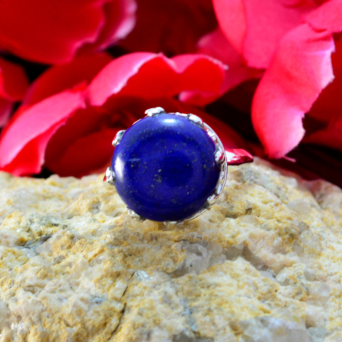 Luisa Glamorous Blue Solitaire Ring