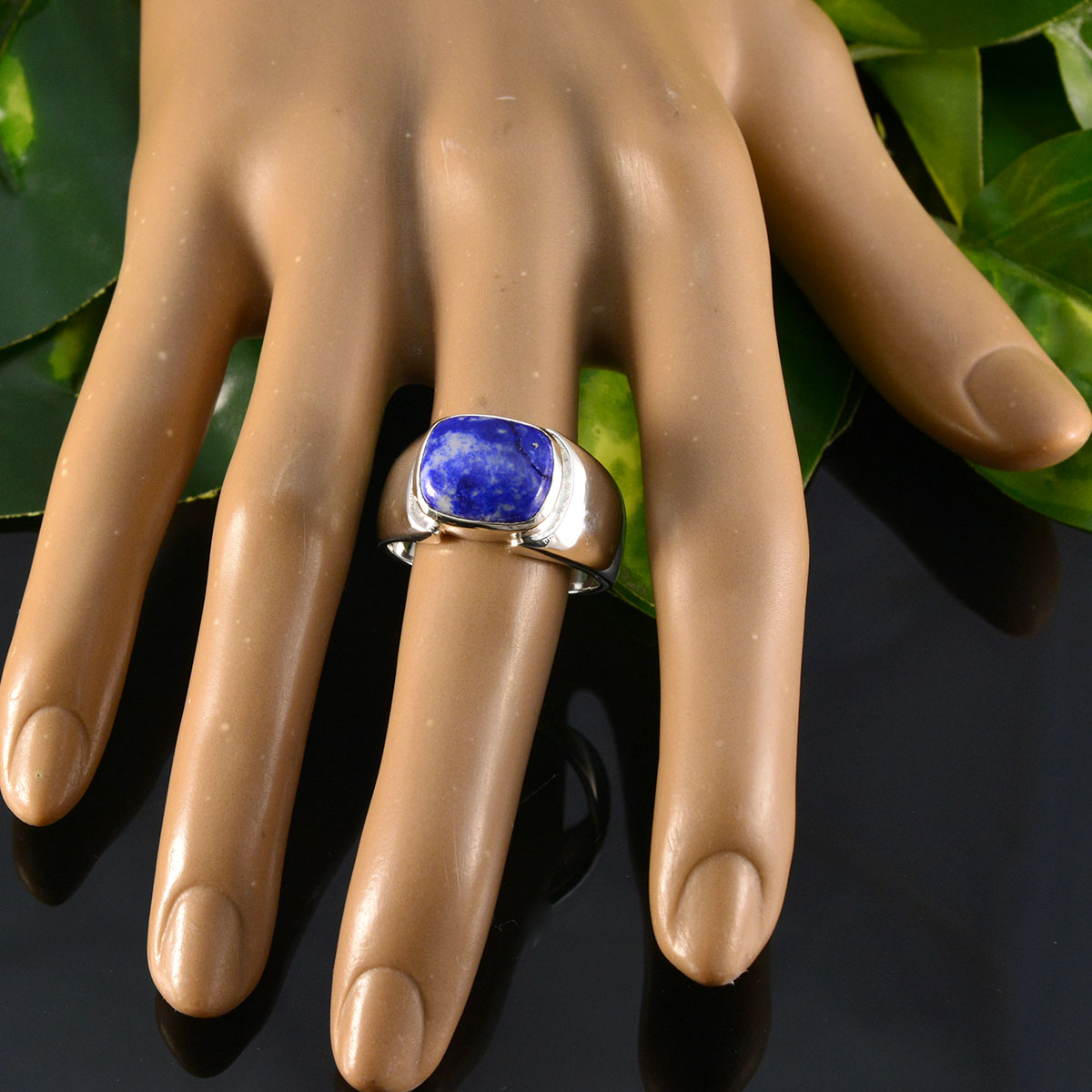 Florencia Contemporary Blue Solitaire Ring