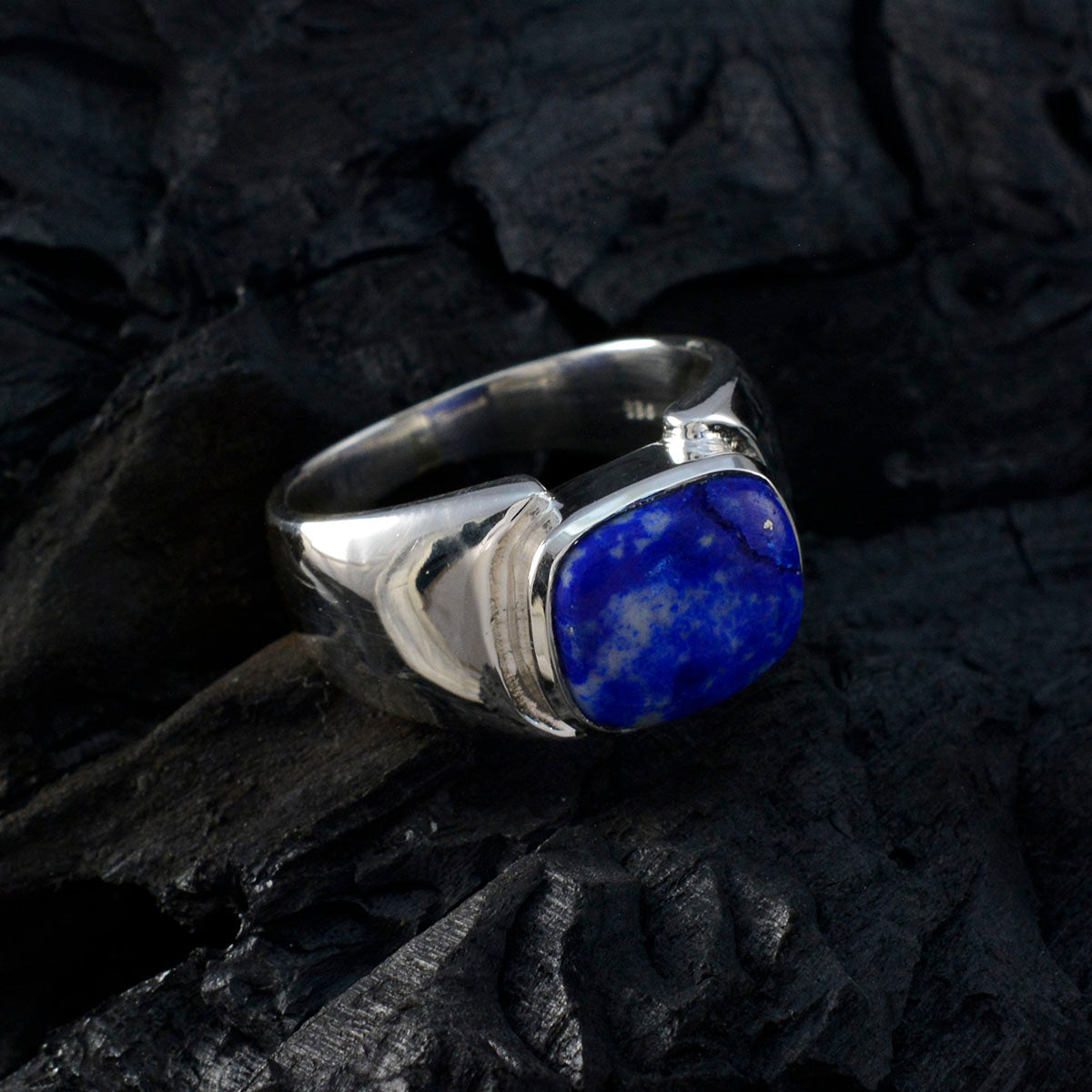Florencia Contemporary Blue Solitaire Ring