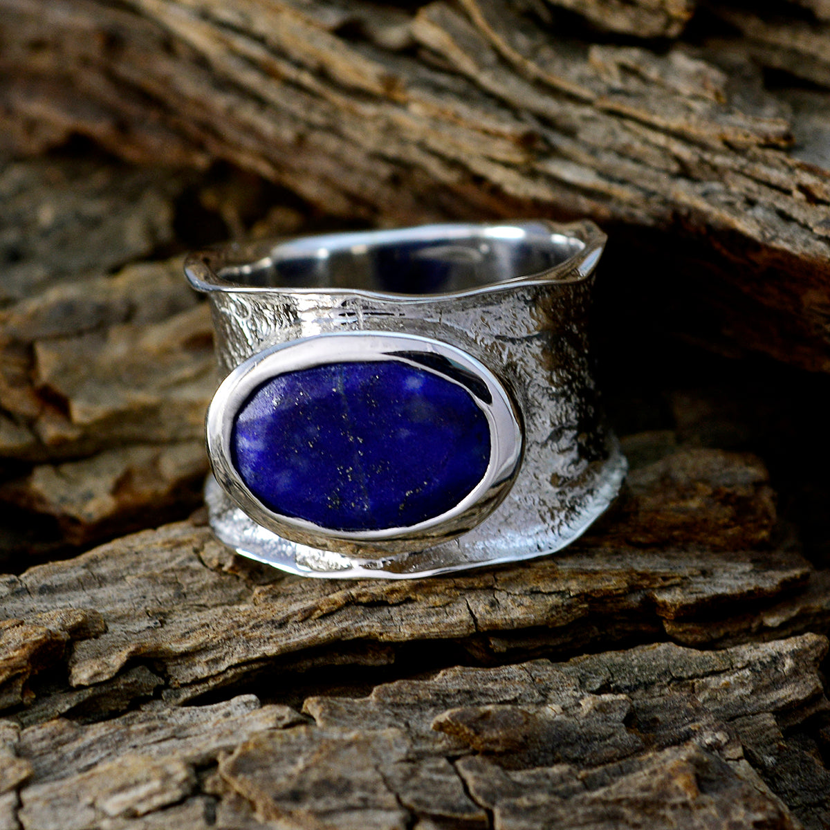 Bella Oversized Blue Solitaire Band