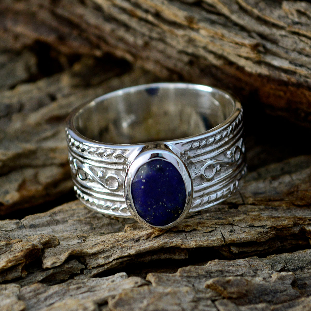 Lucy Art Deco Blue Solitaire Ring