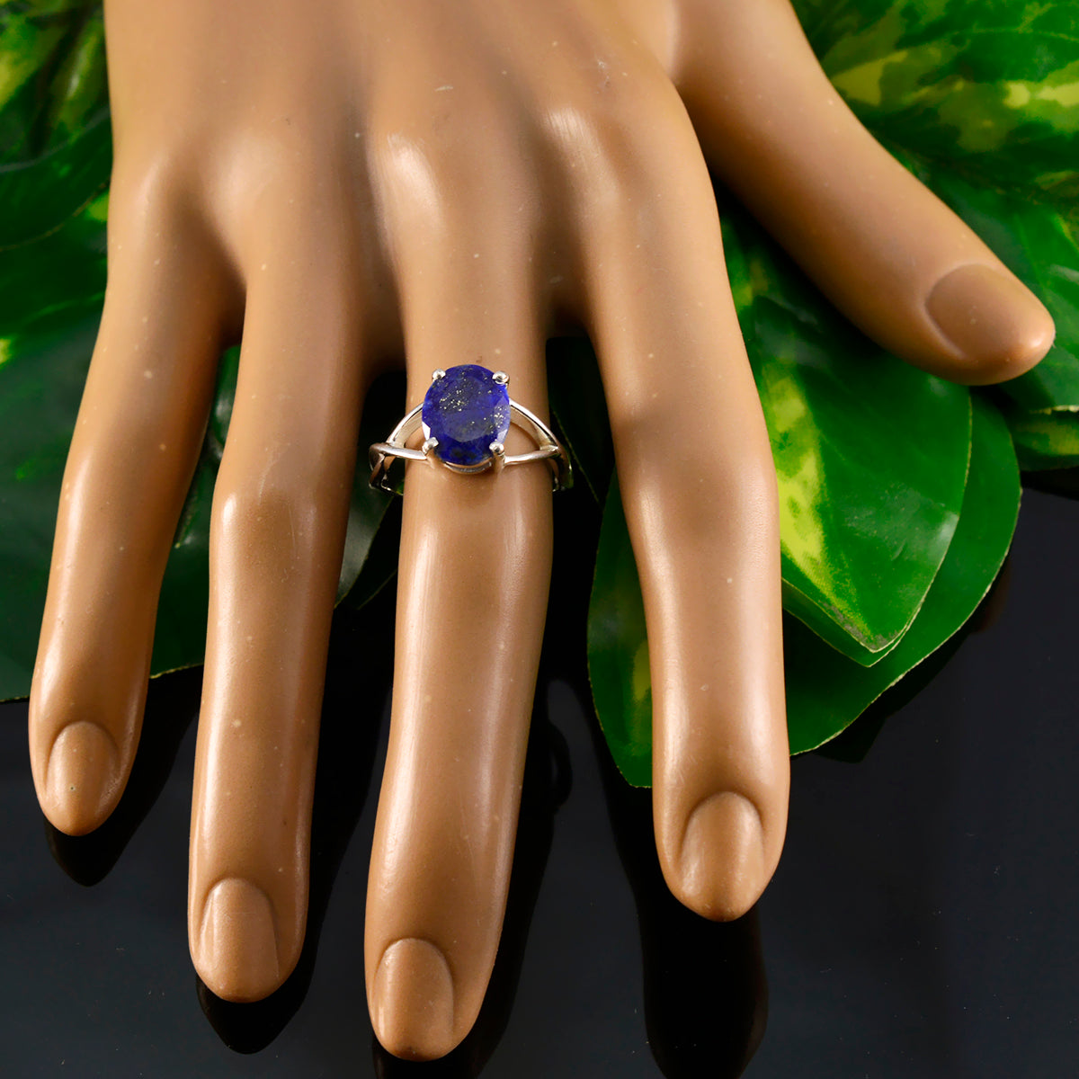 Seo-yeon Abstract Blue Solitaire Ring