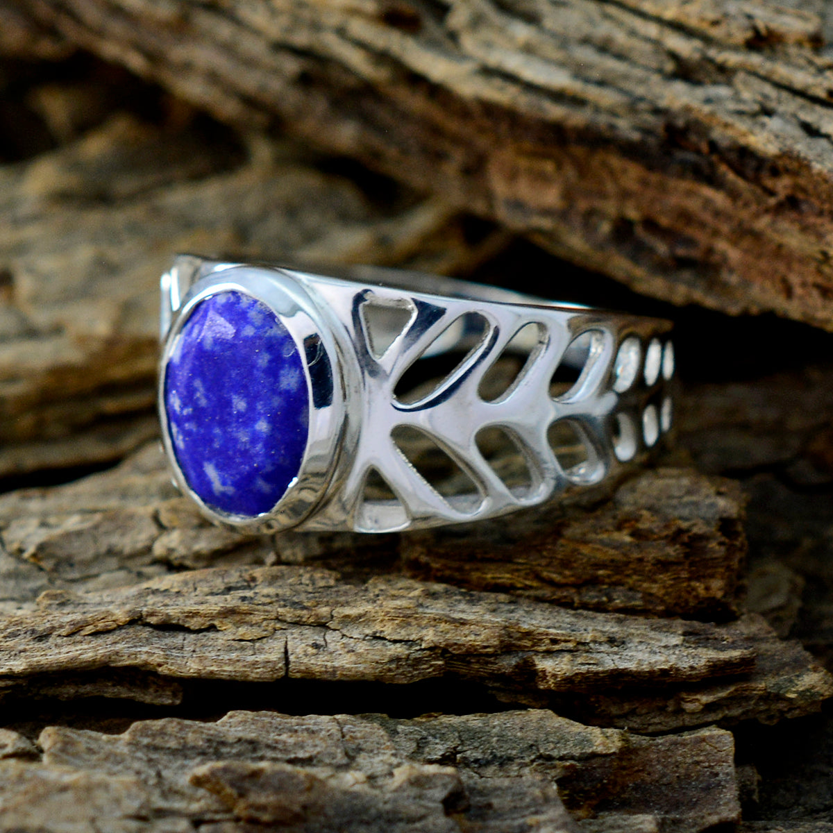 Bruna Rope-Wire Blue Solitaire Ring