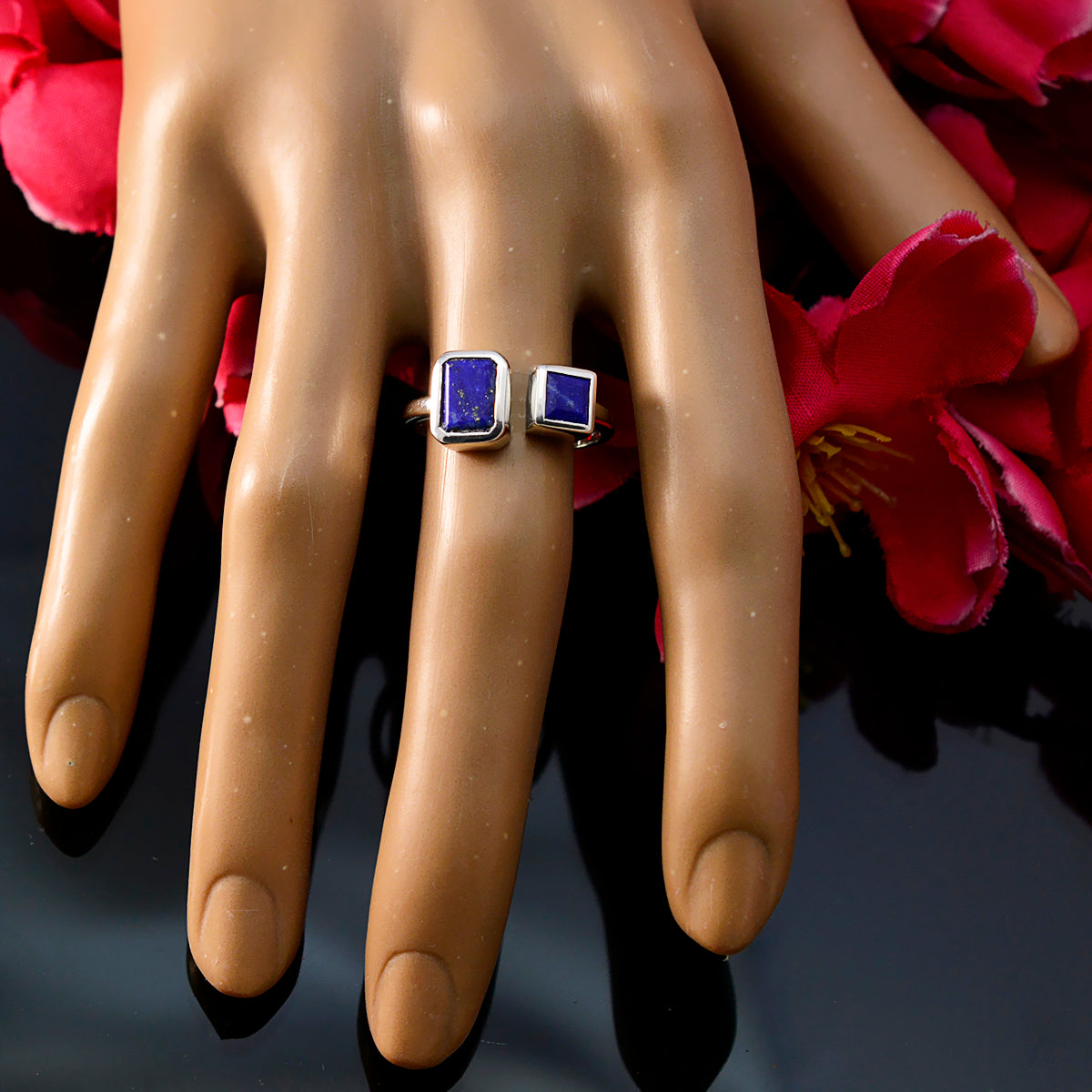 Camilla Contemporary Blue Toi et Moi Ring