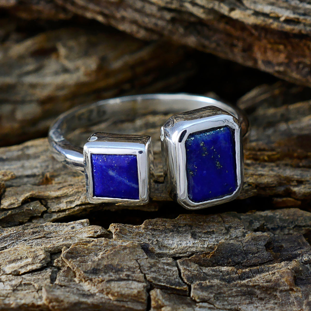 Camilla Contemporary Blue Toi et Moi Ring