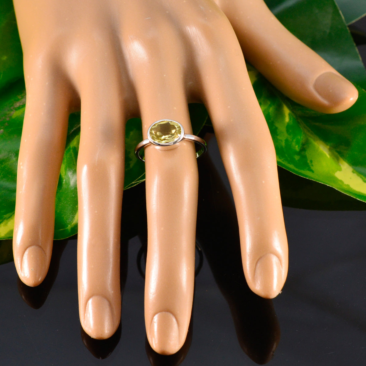 Putri Abstract Yellow Solitaire Ring