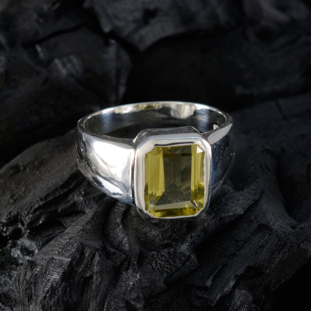 Ana Signet Yellow Solitaire Ring