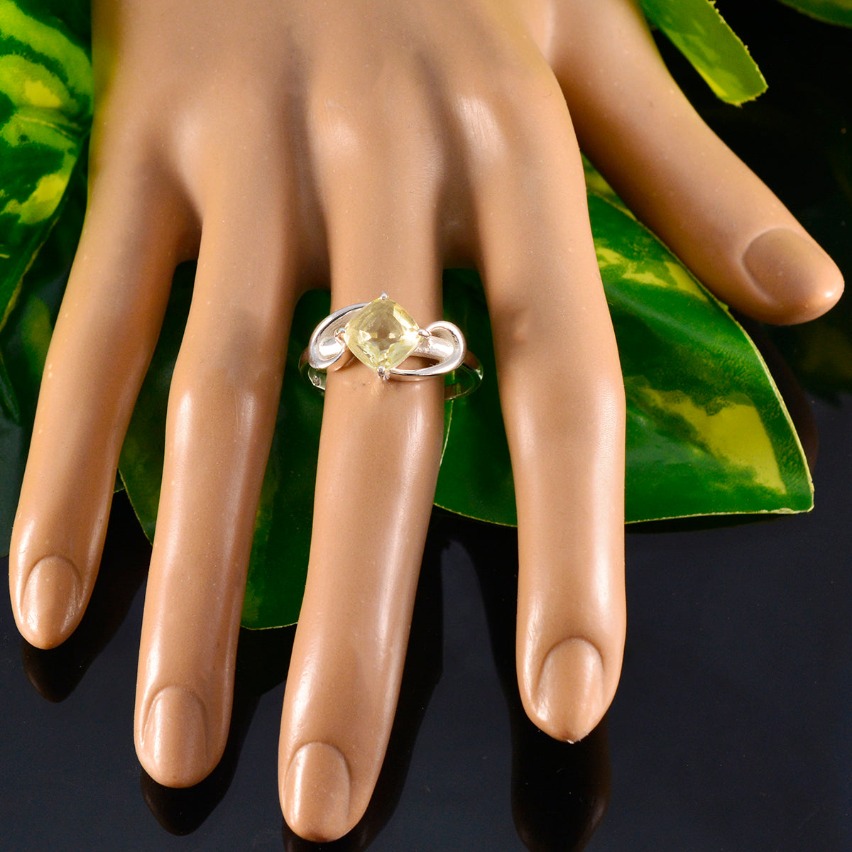 Katharina Cultural Yellow Solitaire Ring