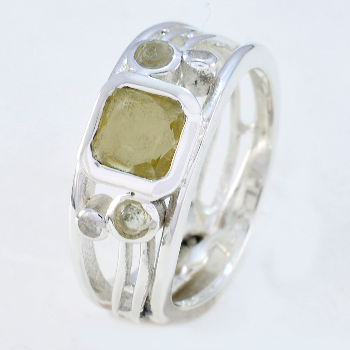 Dewi Cultural Yellow Penta Ring