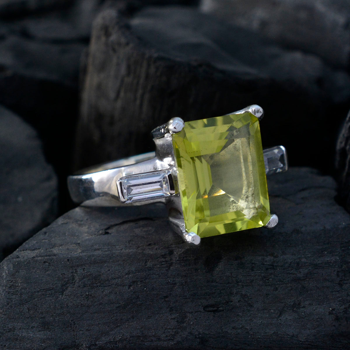 Mila Glamorous Yellow Trilogy Ring