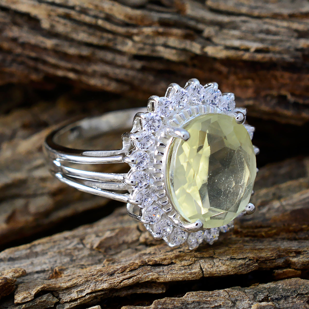 María Signet Yellow Halo Ring