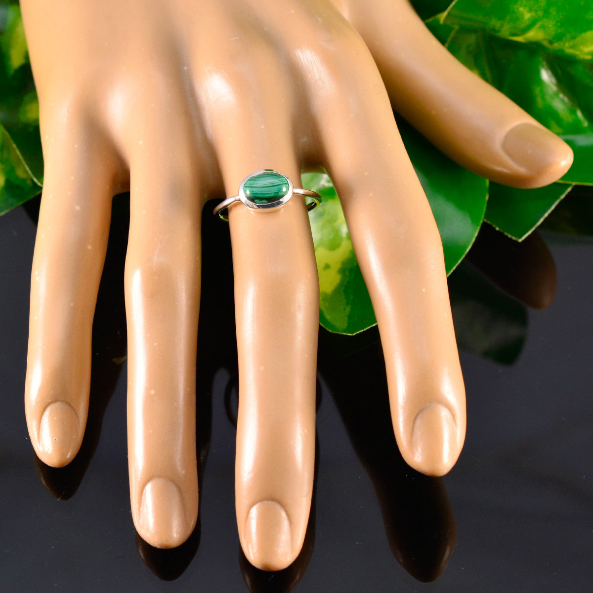 Xiu Graceful Green Solitaire Ring