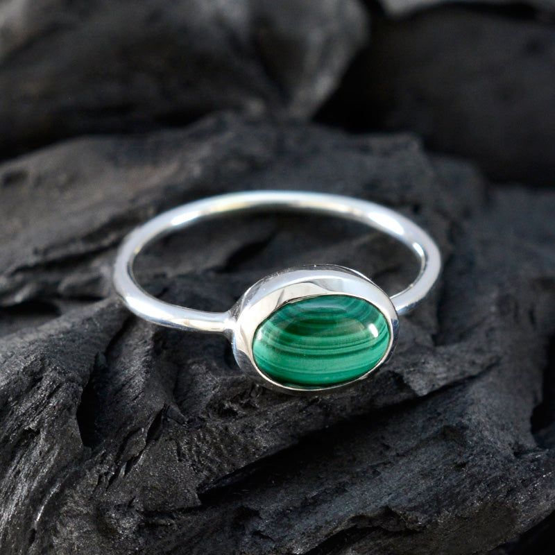 Xiu Graceful Green Solitaire Ring