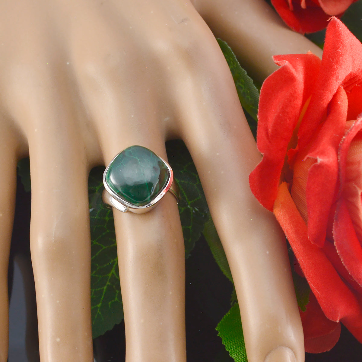 Isadora Luxurious Green Solitaire Ring