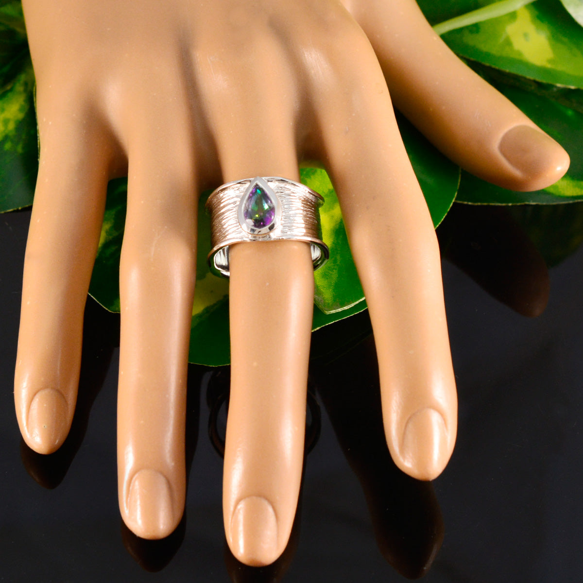 Yasmine Victorian multicolor Solitaire Band