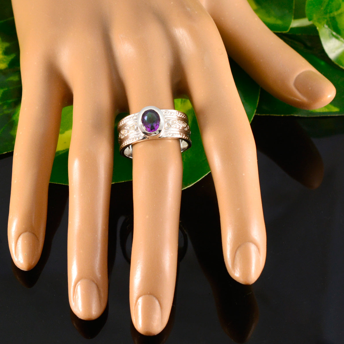 Maya Twist multicolor Solitaire Band