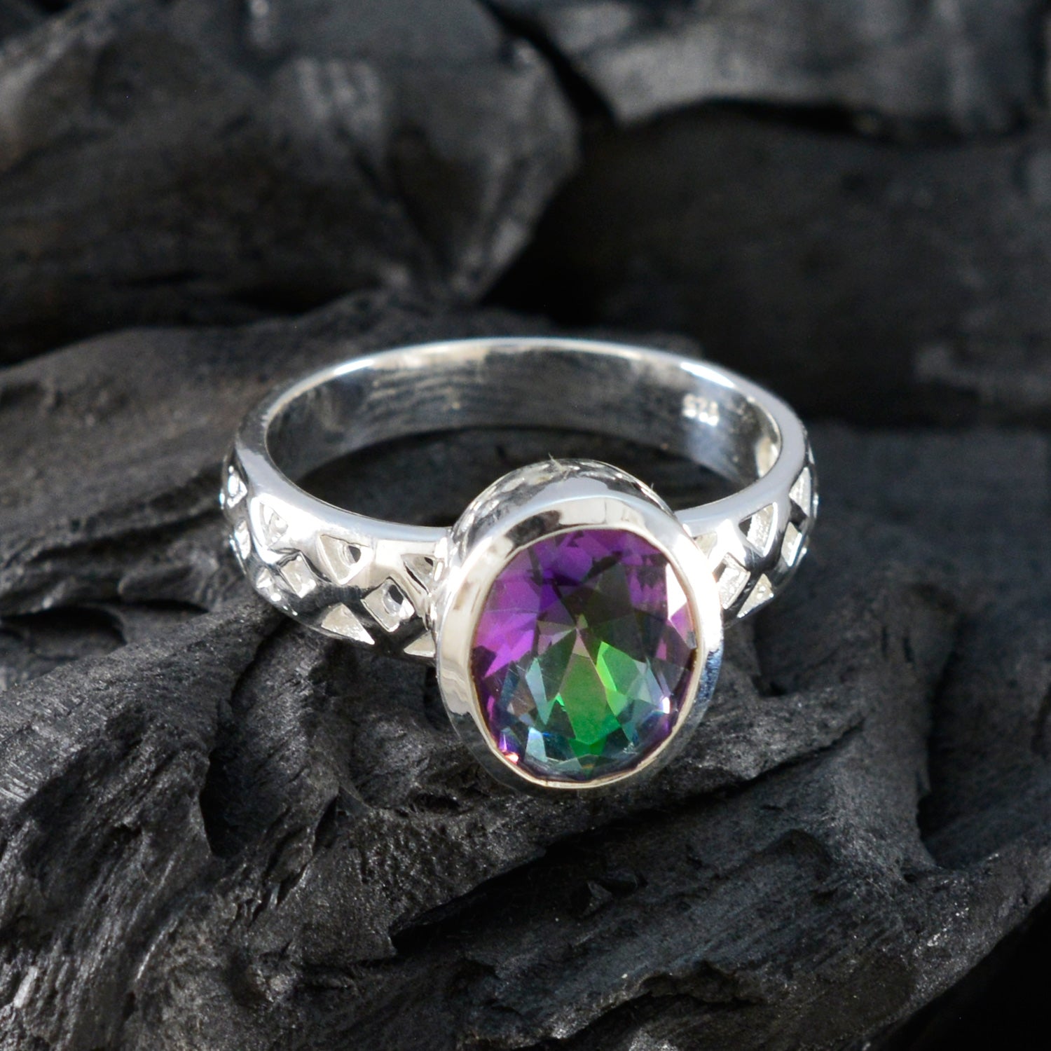 Skylar Artisan multicolor Solitaire Ring