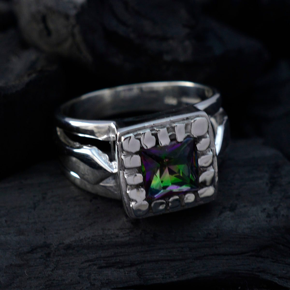 Greta Contemporary multicolor Solitaire Ring