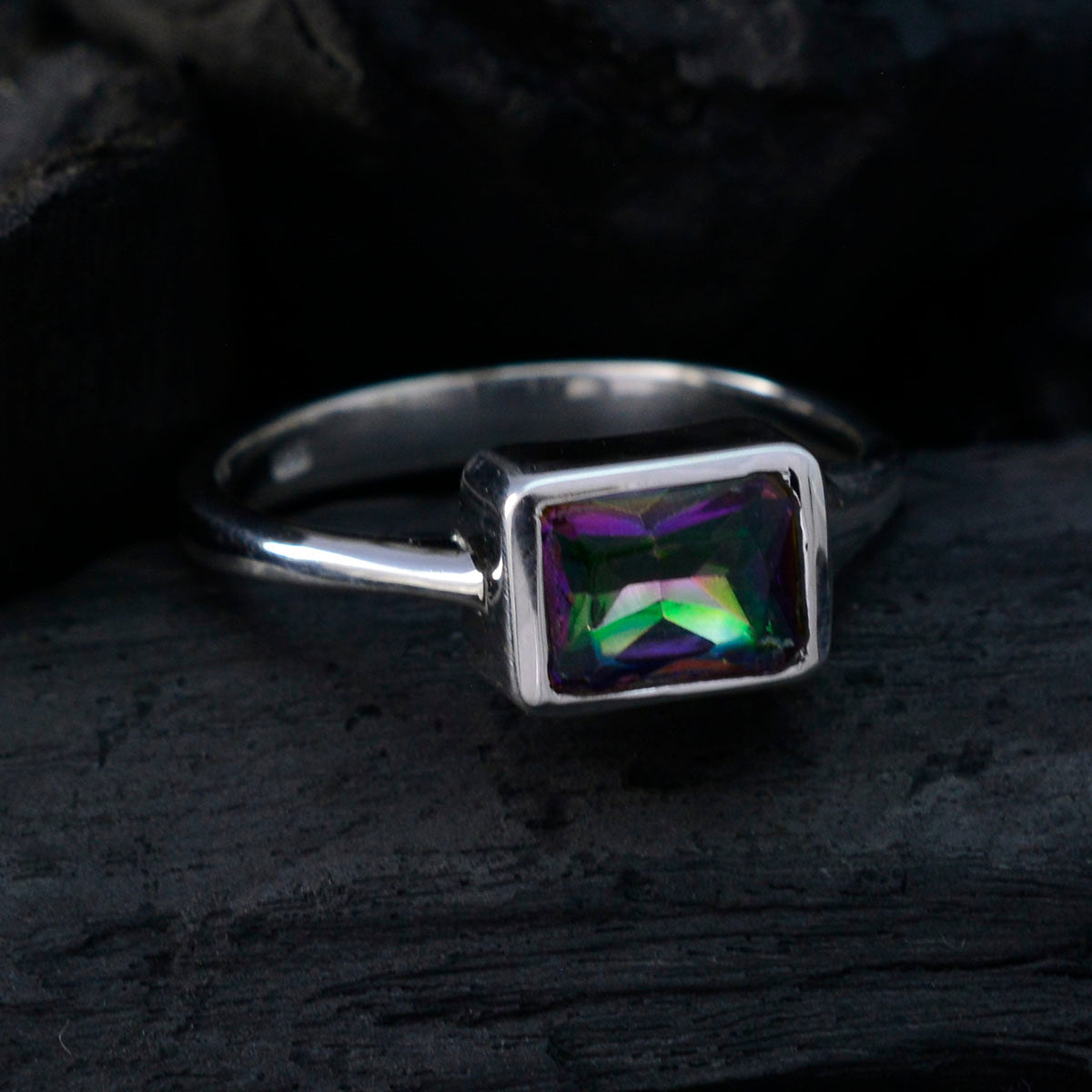 Isla Graceful multicolor Solitaire Ring