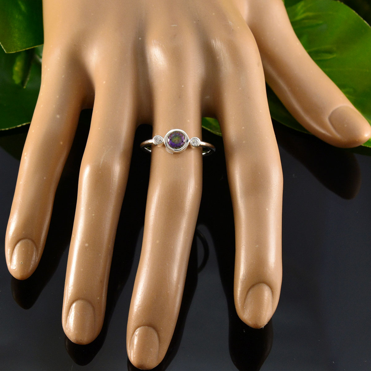 Soo-jin Graceful multicolor Trilogy Ring