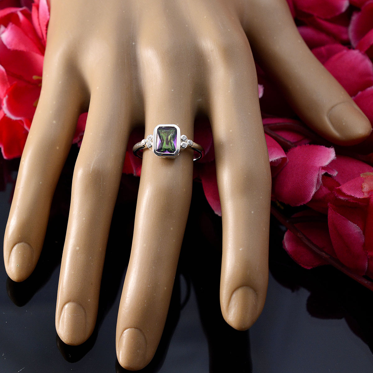 zazlle Feminine multicolor Halo Ring