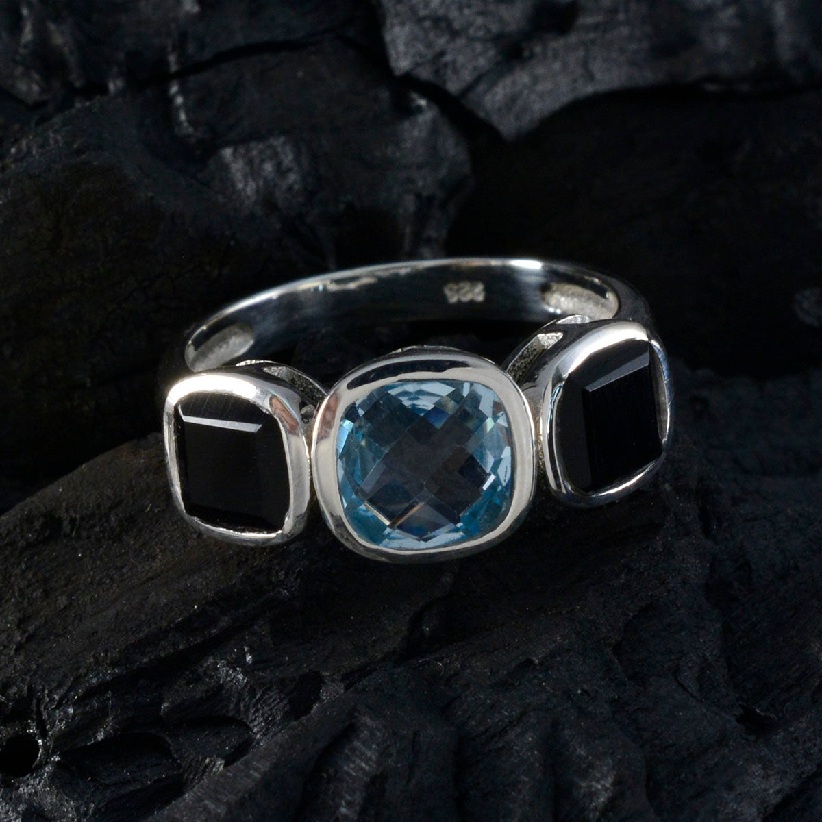 Nisa Feminine multicolor Trilogy Ring