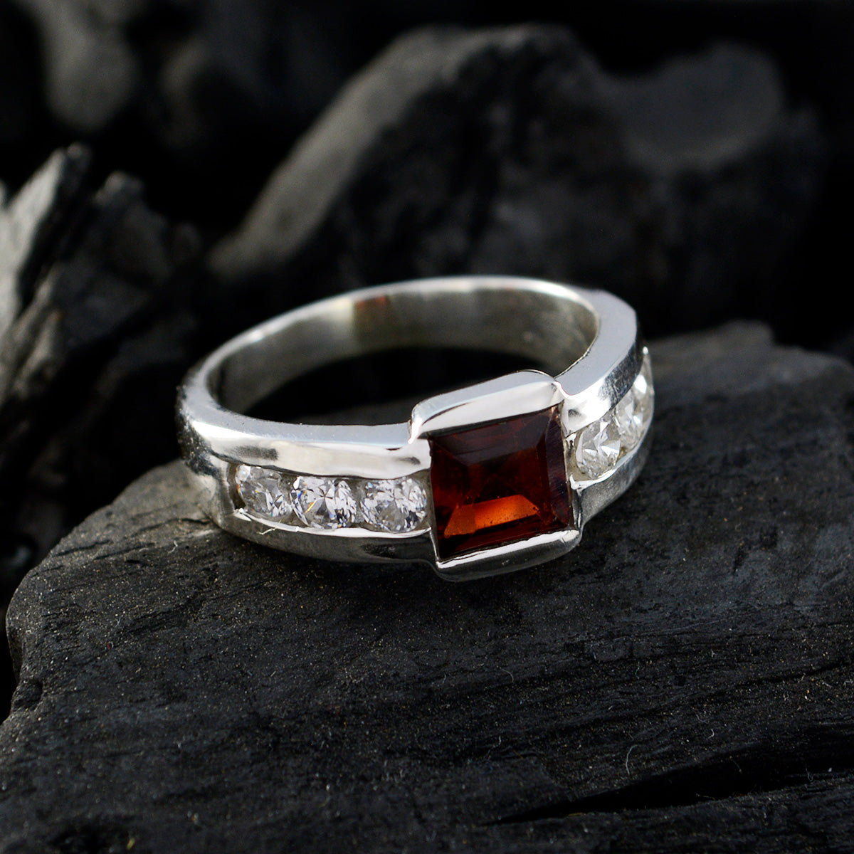 Isabella Trendy multicolor Halo Ring