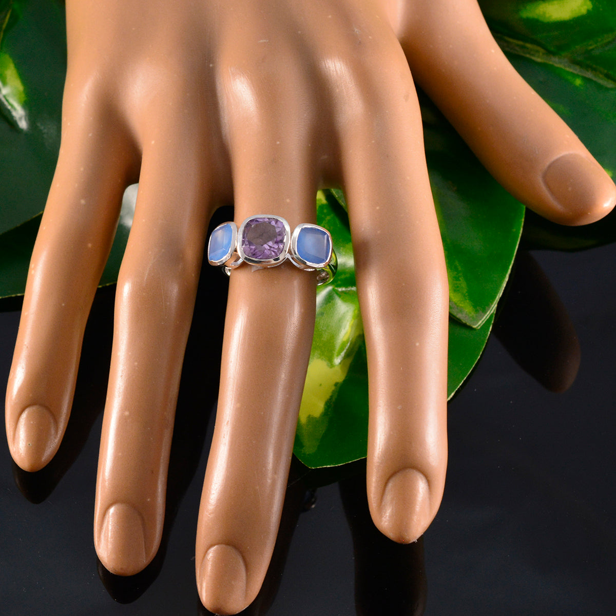 Siti Luxurious multicolor Trilogy Ring